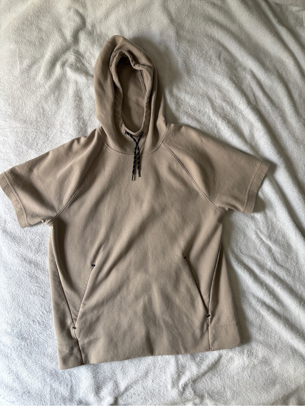 Old Navy Men's Short-Sleeve Hooded Sweatshirt in Tan